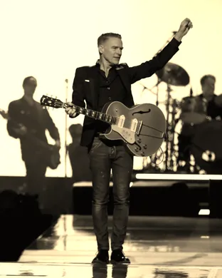 Bryan Adams Paris