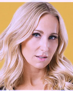 Nikki Glaser Paris
